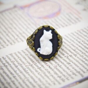Vintage Cat Signet Ring